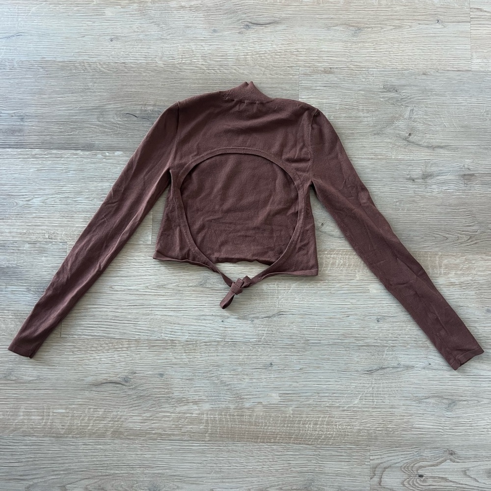 ARITZIA Sunday Best brown turtle neck cropped long sleeve shirt - Picture 2 of 5